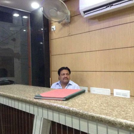 Adb Rooms Hotel De Pal Varanasi Ngoại thất bức ảnh