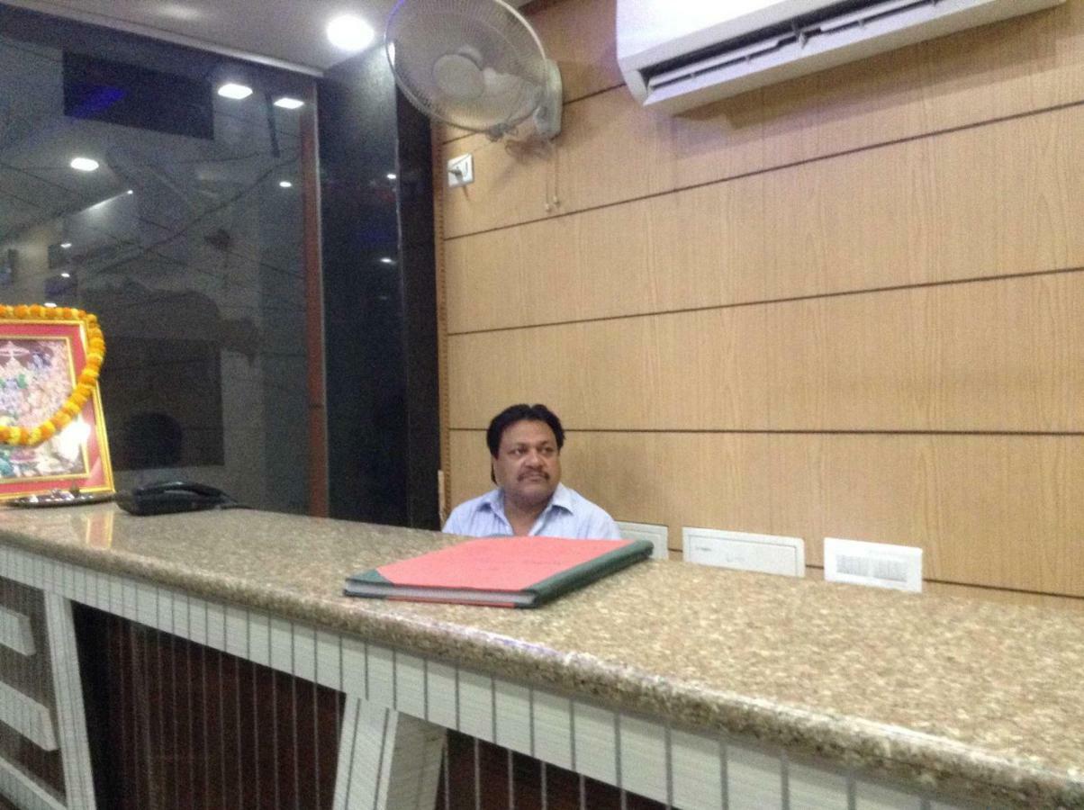 Adb Rooms Hotel De Pal Varanasi Ngoại thất bức ảnh